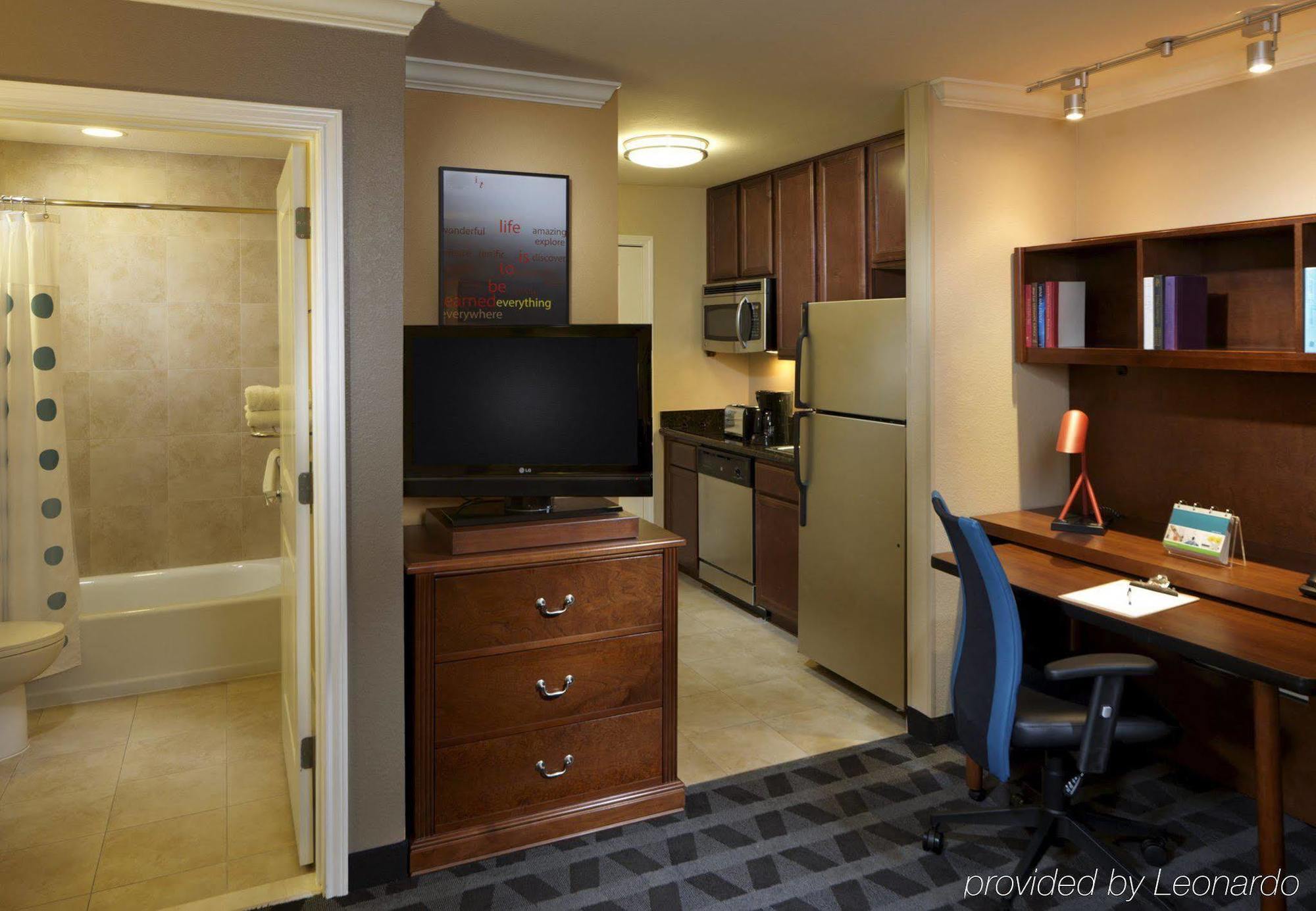 Towneplace Suites Houston North/Shenandoah Exterior photo